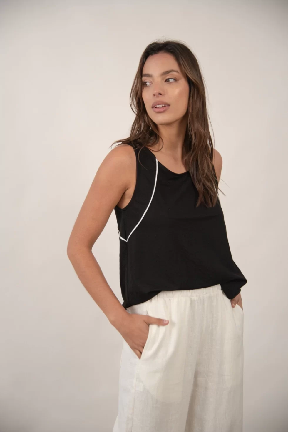 MUSCULOSA NAXOS NEGRA