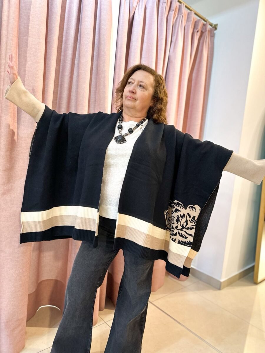 PONCHO FLOR BEIGE - Imagen 5