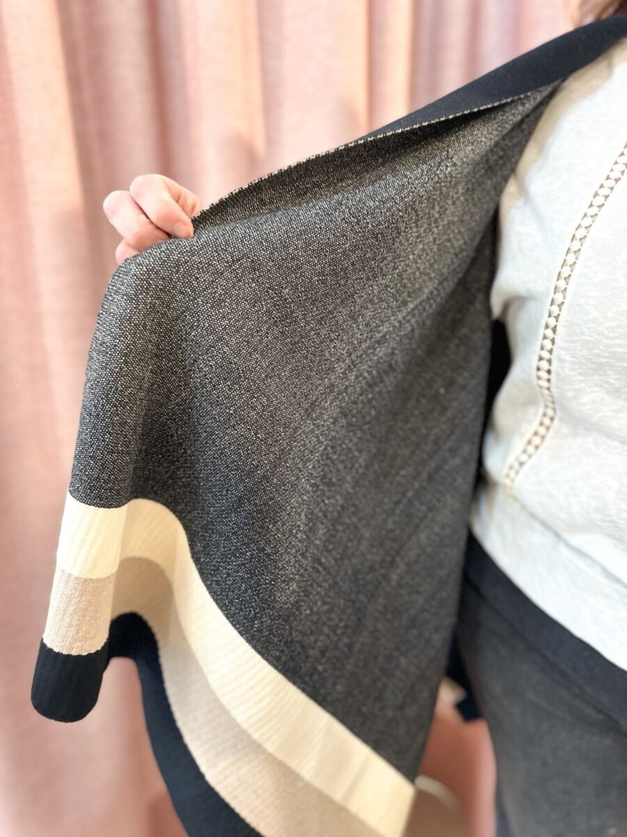 PONCHO FLOR BEIGE - Imagen 10