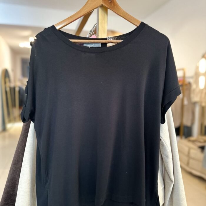 REMERA MODAL BOTONES