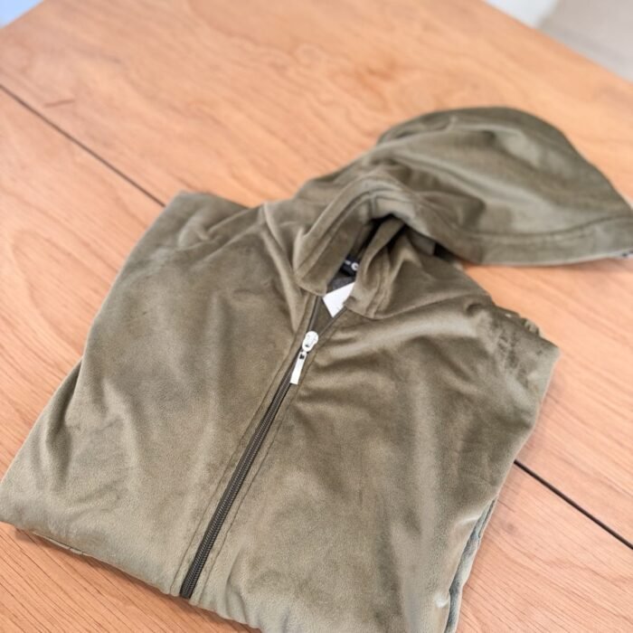 CAMPERA PLUSH VERDE CAPUCHA