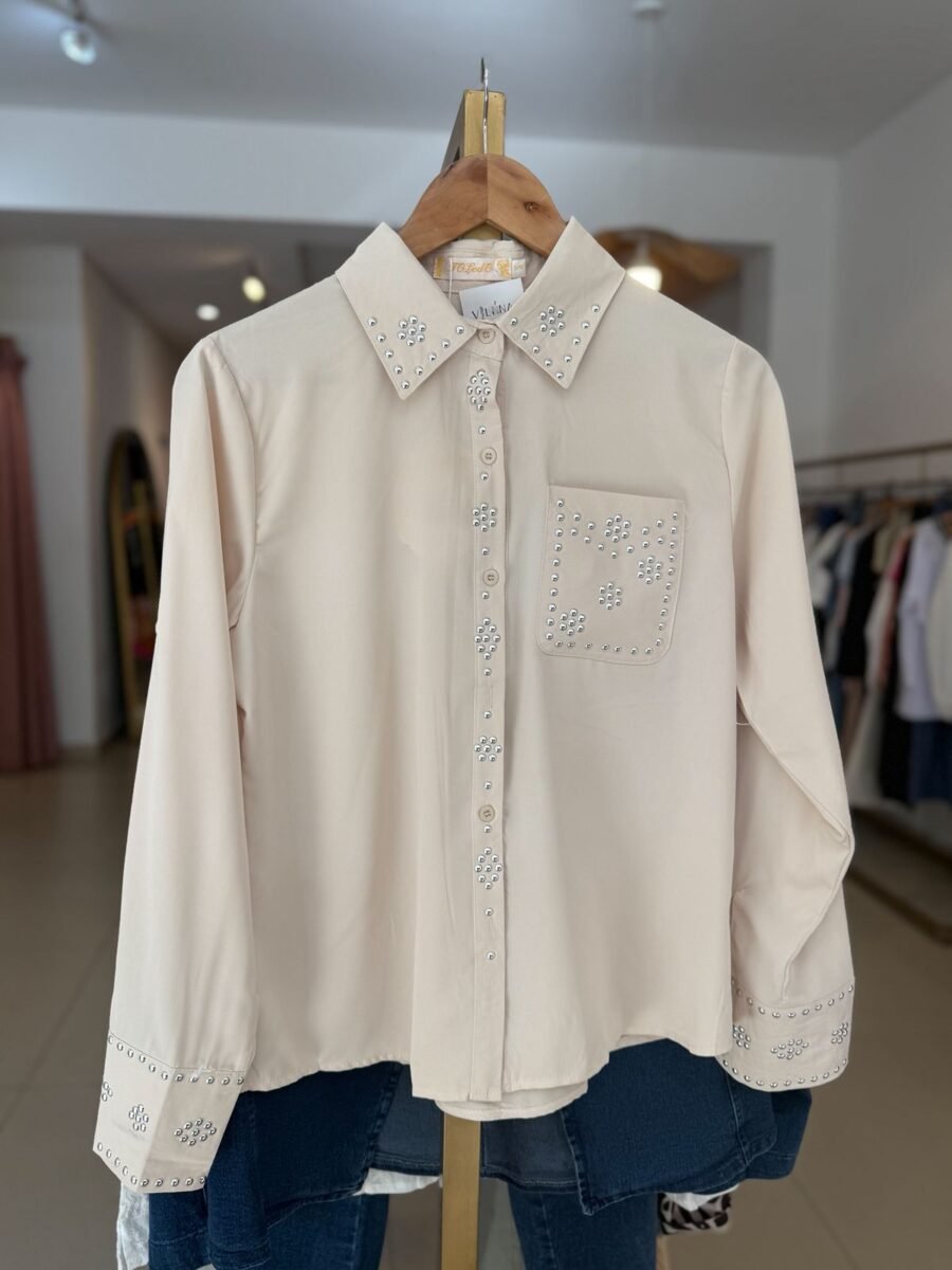 CAMISA BEIGE CON TACHAS - Imagen 2