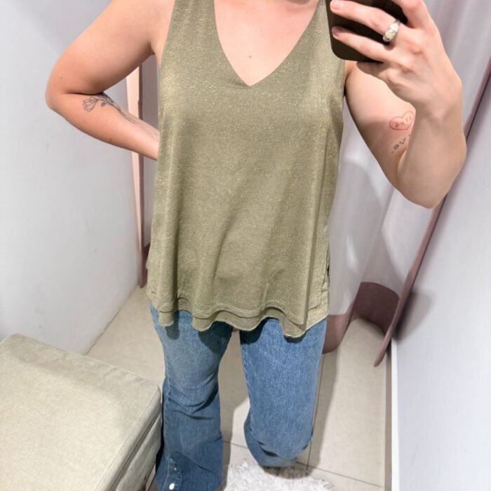 MUSCULOSA BRILLO ESCOTE V