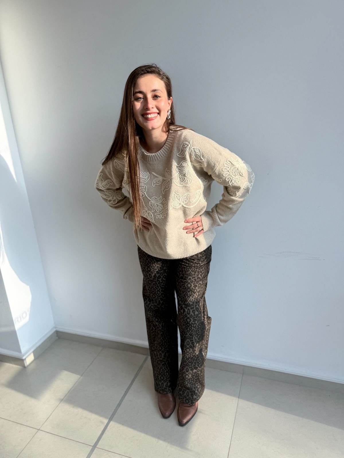 SWEATER BORDADO FLORES LAUTARO 8814 - Imagen 4