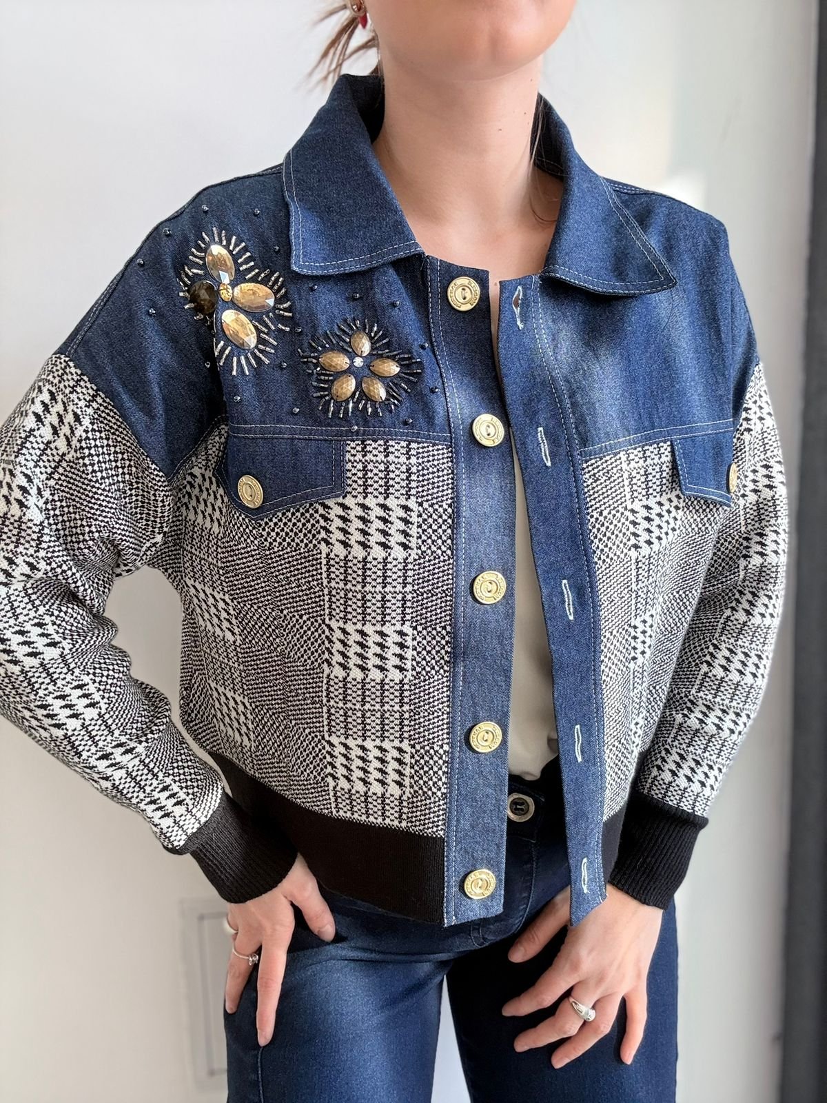 CAMPERA BORDADA 2086