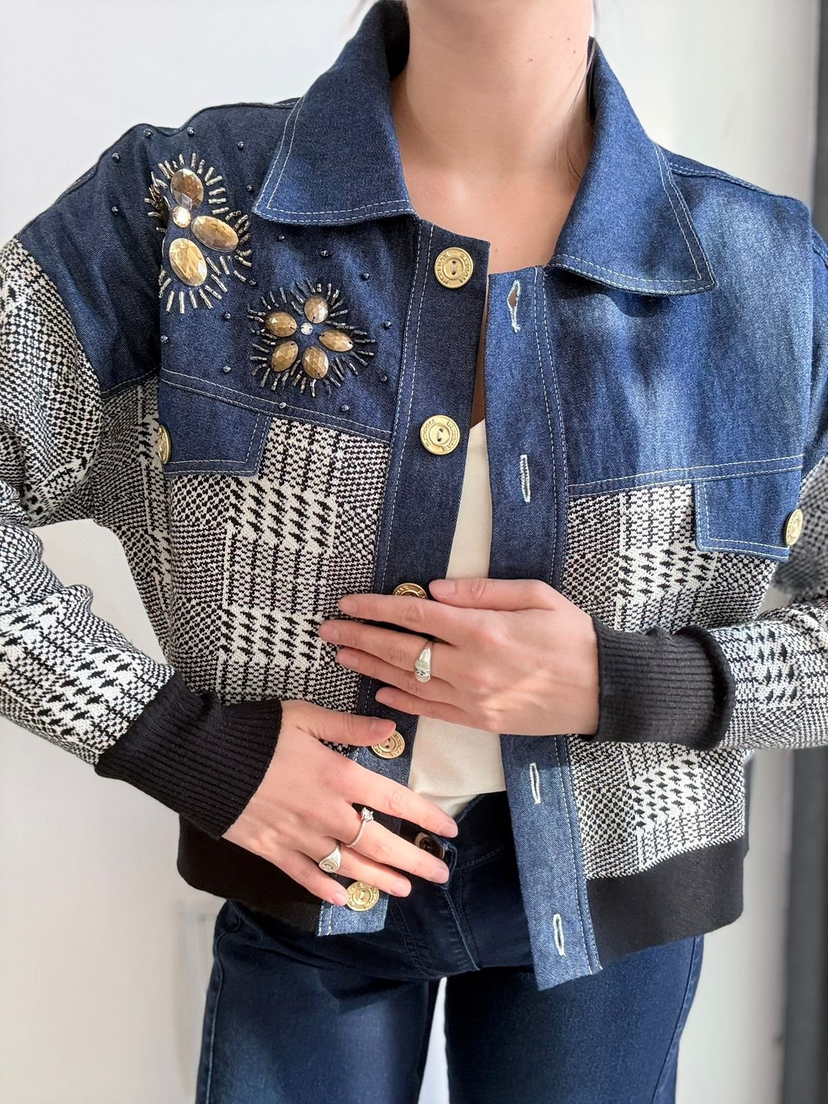 CAMPERA BORDADA 2086 - Imagen 2