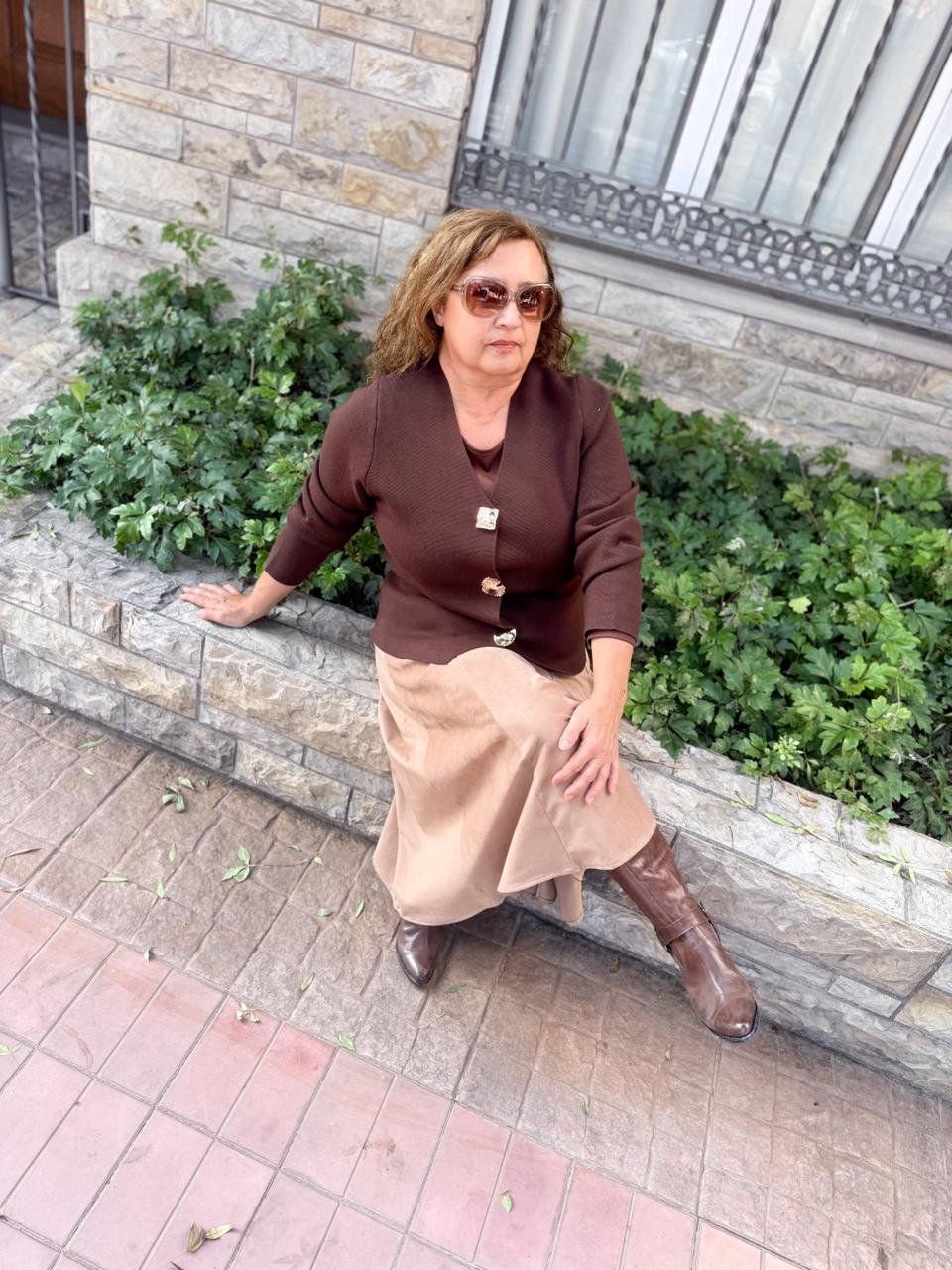 sweater en V con botones dorados piel libre 629 DOS COLORES - Imagen 3