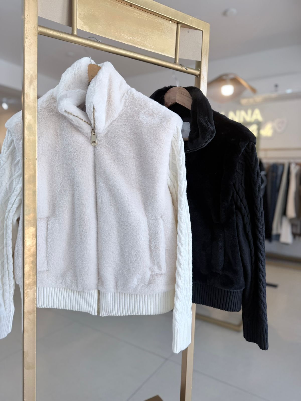 CAMPERA LEONOR DOS COLORES millie - Imagen 3