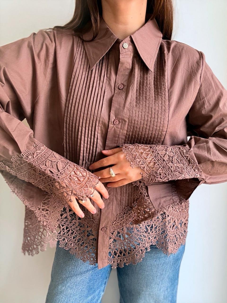 CAMISA LILI PUNTILLA CHOCO