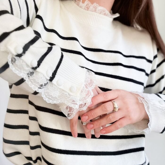 SWEATER MARINERO CON PUNTILLA