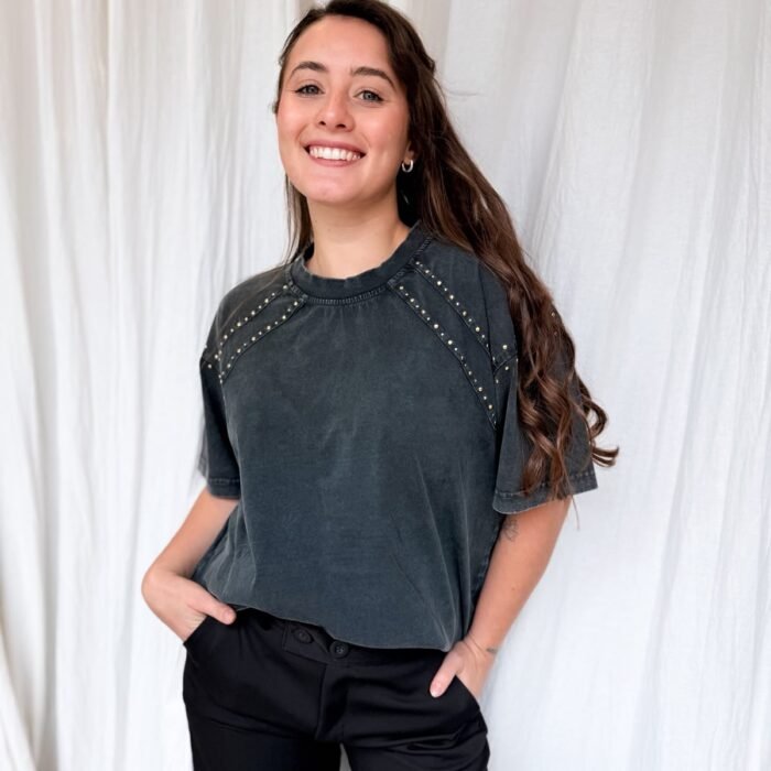 remera desgastada con tachas 1123 lautaro