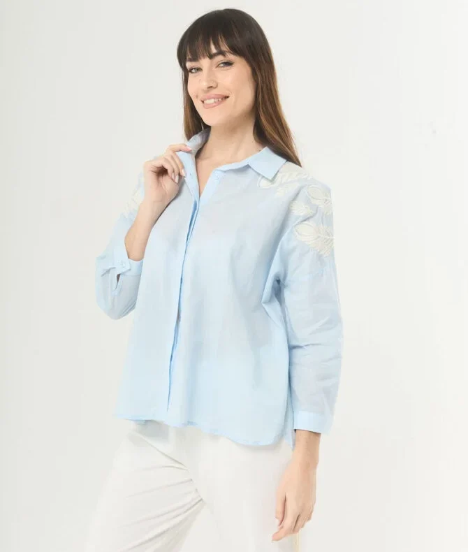 camisa con bordado hombro 1192 celeste lautaro - Imagen 3