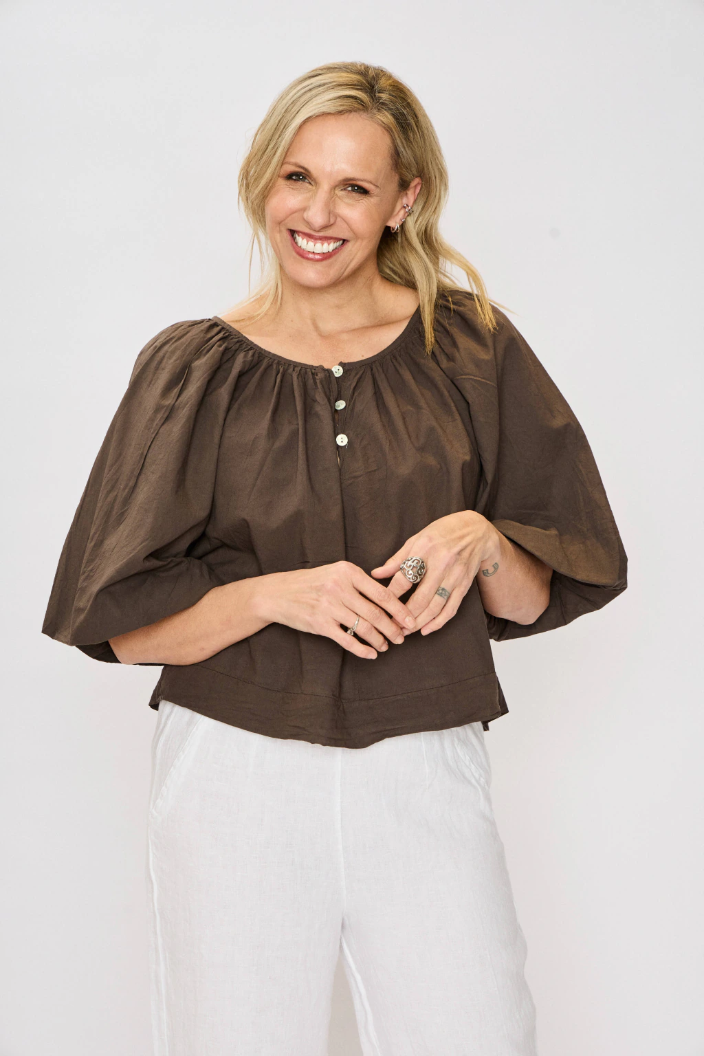 blusa con boton 848 piel libre dos colores - Imagen 3