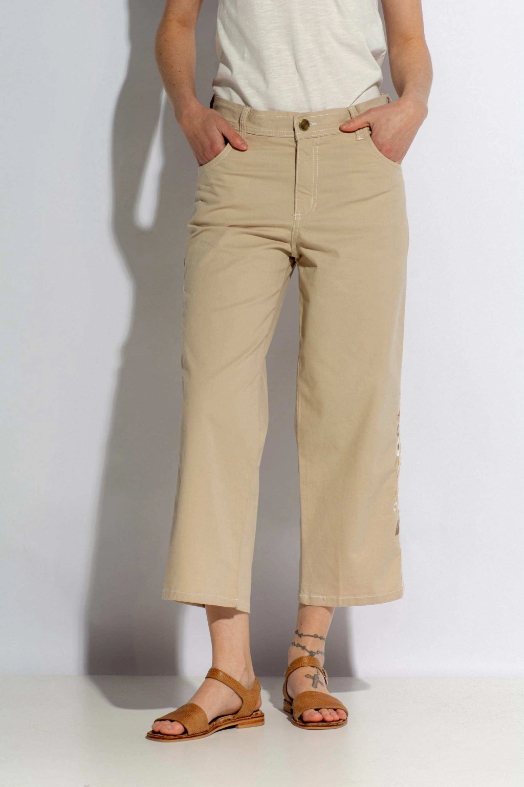 Pantalón crop JUDY arena - Imagen 4